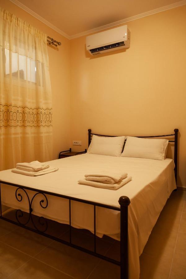Tsoutsis Apartments Marantochori Exterior photo