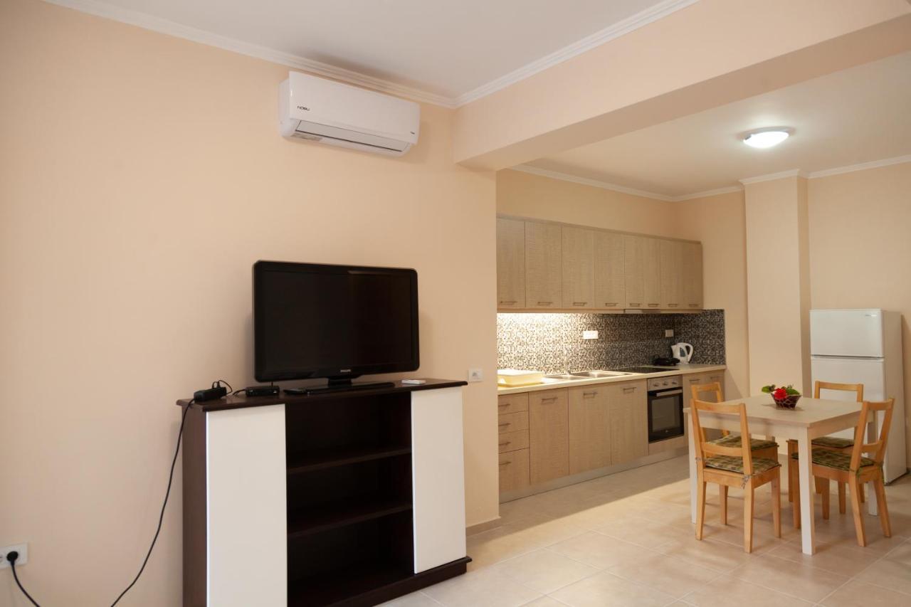 Tsoutsis Apartments Marantochori Exterior photo