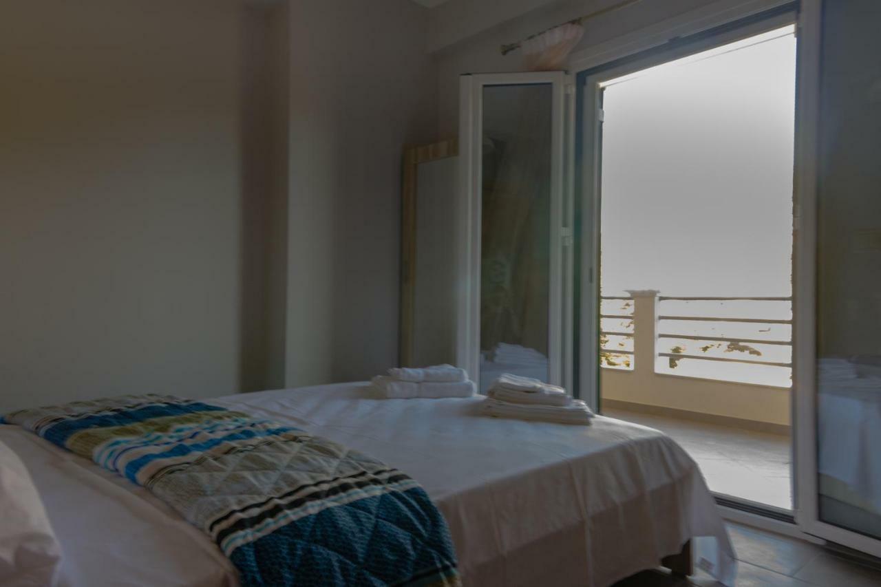 Tsoutsis Apartments Marantochori Exterior photo