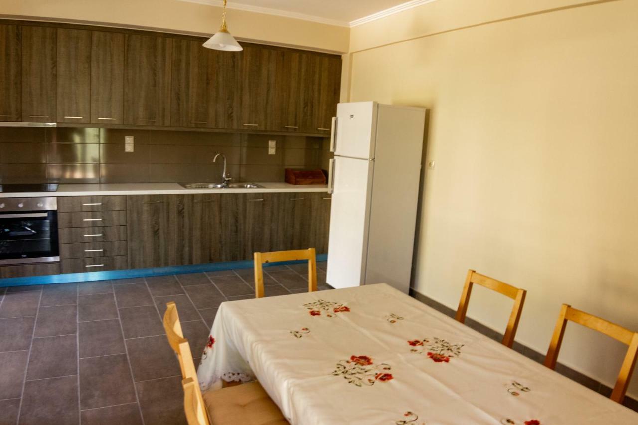 Tsoutsis Apartments Marantochori Exterior photo